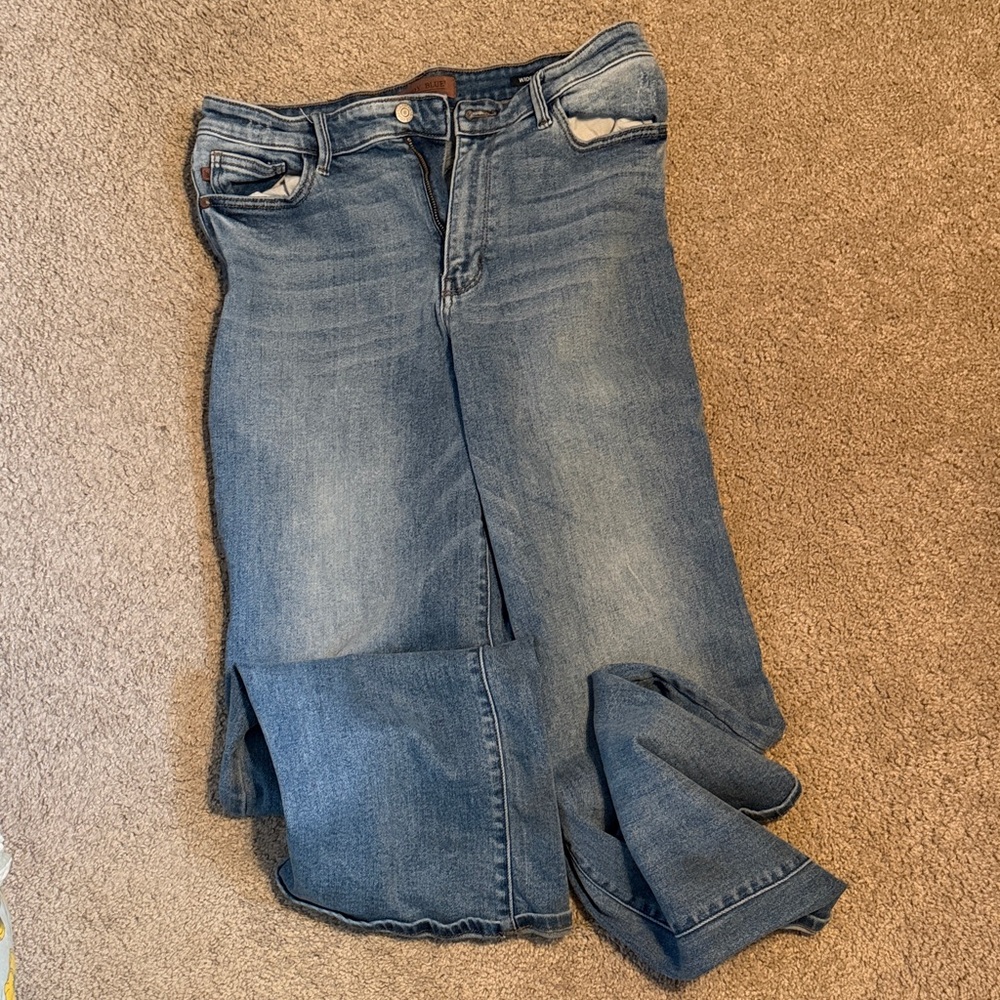 Judy Blue Flare Jeans in Classic Blue